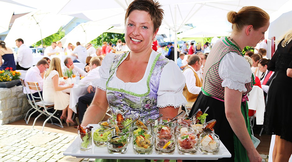 <strong>Feiern & Tagungen</strong>