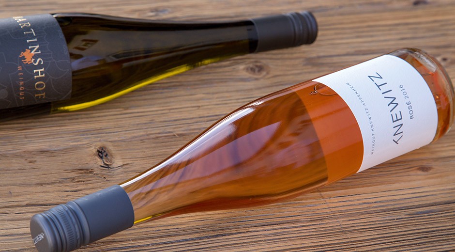 Empfehlenswert: Die sommerlich frischen Weine vom Weingut Knewitz und Weingut Martinshof.